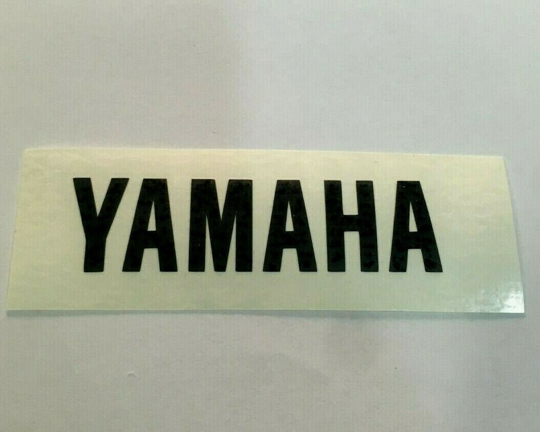 SCRITTA ADESIVA YAMAHA LARGHEZZA 6.5 CM. ALTEZZA 1.7 CM. COLORE NERA