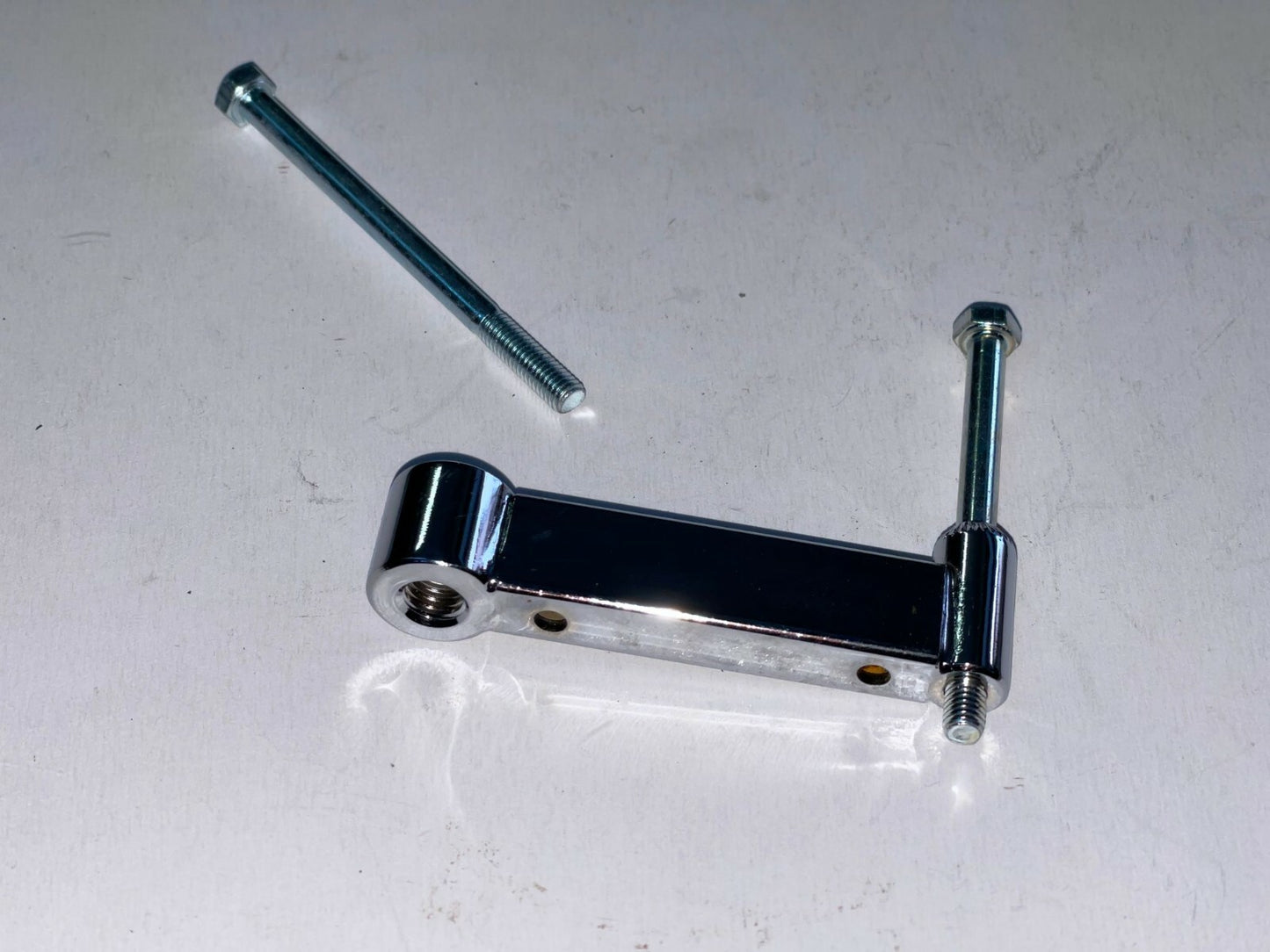 Z 32/B SUPPORTO SPECCHIO LAMBRETTA LI 2^ - 3^ SERIE CON FORO FILETTATO DI MM 8*