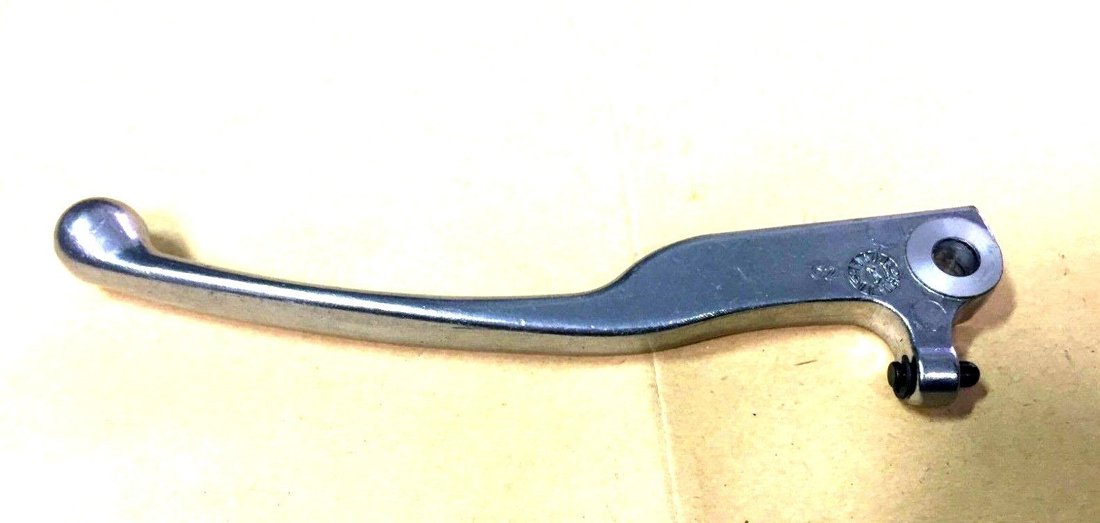 AP8218288 LEVA FRENO DX ORIG.APRILIA GULLIVER 50 H20-HABANA 125-SR 125-150 CROMA