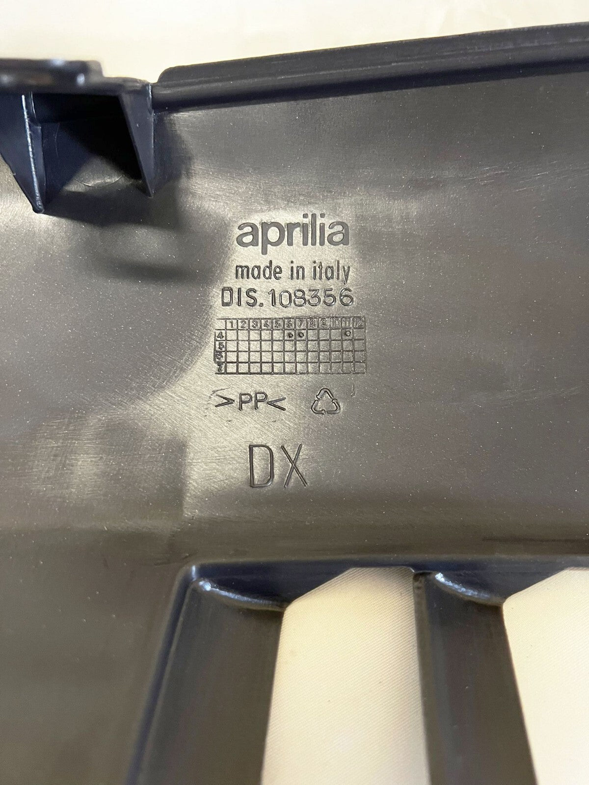 89015300XEI UNDERFLOOR RIGHT APRILIA SPORT CITY 125 2007-2009