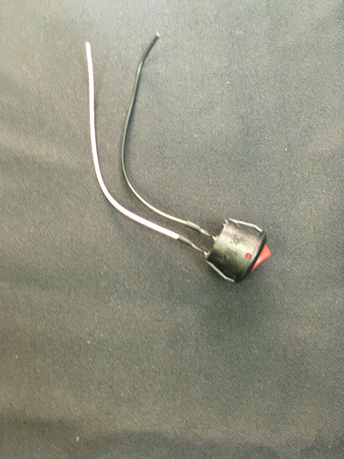 INTERRUTTORE 12V 01 ON-OFF UNIVERSALE PER AUTO E MOTO