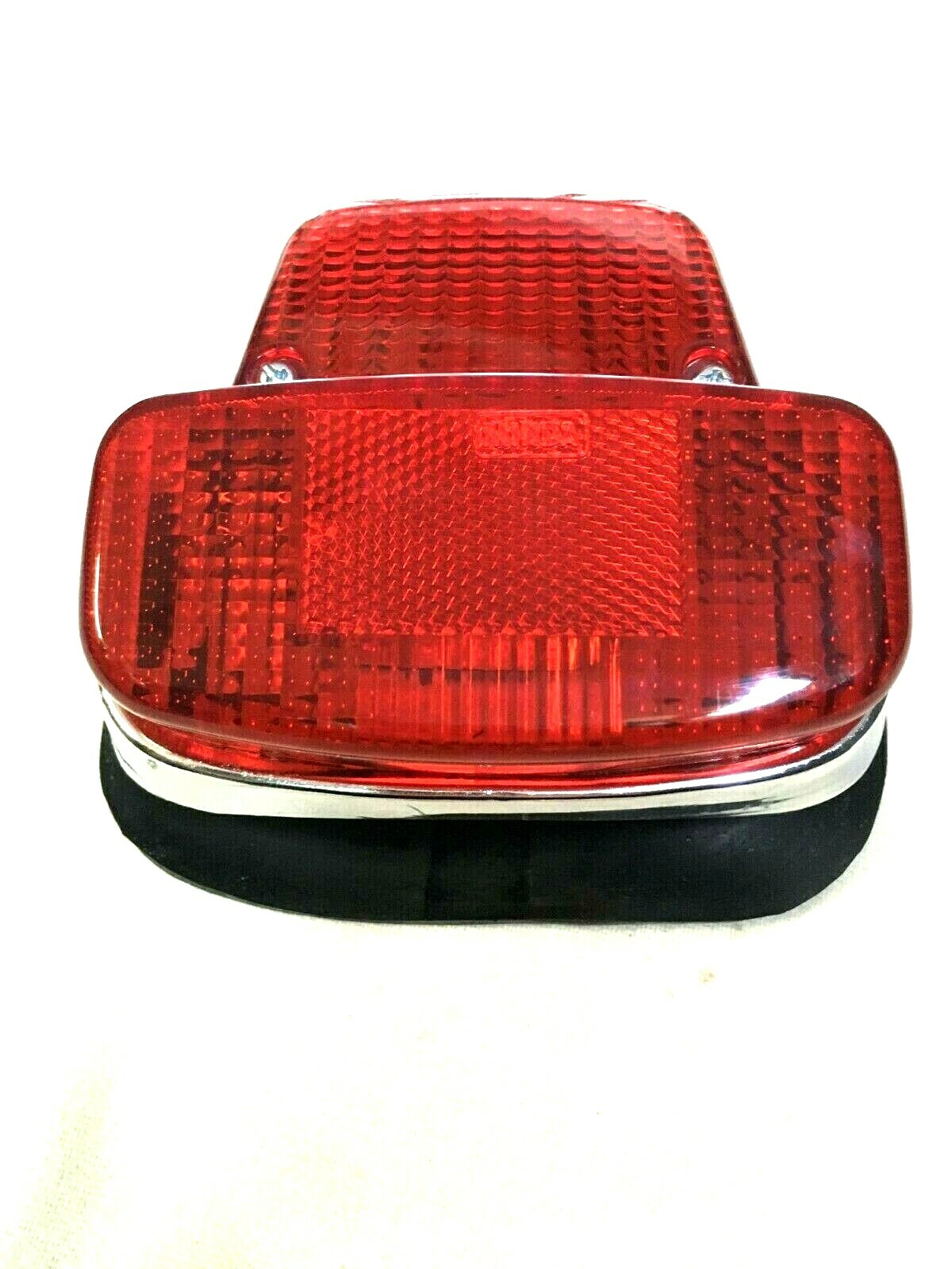 FANALE POSTERIORE IN METALLO CROMATO  VESPA 125 SUPER -GT-RALLY 180