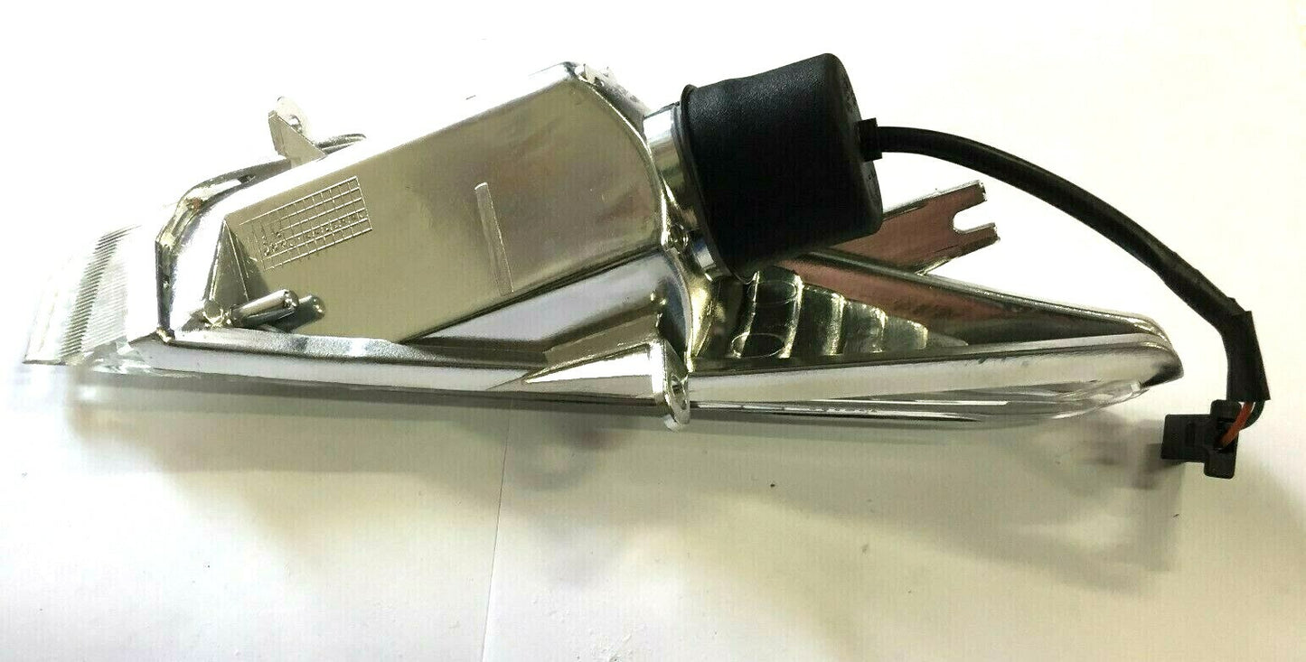 T2619210 FRONT ARROW RIGHT TRIOM COMPLETE HONDA DYLAN 125/150