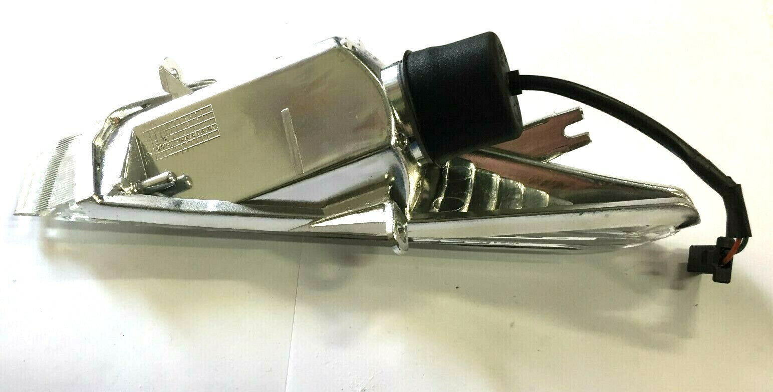 T2619210 FRONT ARROW RIGHT TRIOM COMPLETE HONDA DYLAN 125/150