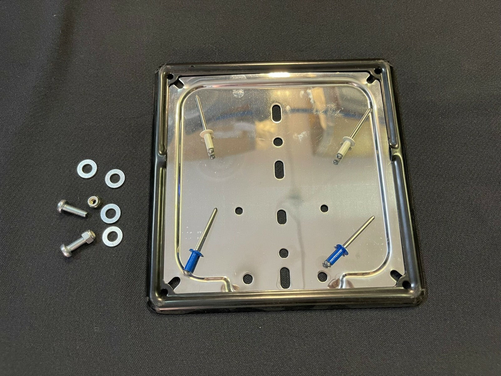 METAL LICENSE PLATE BASE + BLACK FRAME X EUROPEAN PLATE COMPLETE WITH RIVETS ...