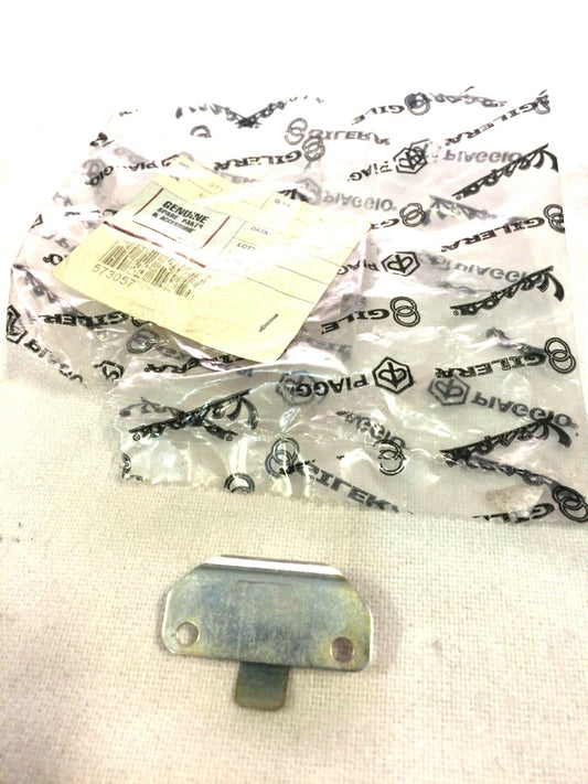 573057 ORIGINAL TRUNK PLATE PIAGGIO PIAGGIO VESPA DERBI (SEE APPLICATIONS)