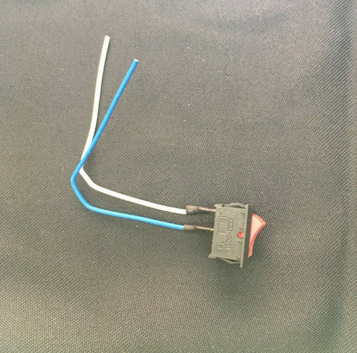 INTERRUTTORE A PULSANTE RETTANGOLARE 01 ON-OFF AUTO E MOTO