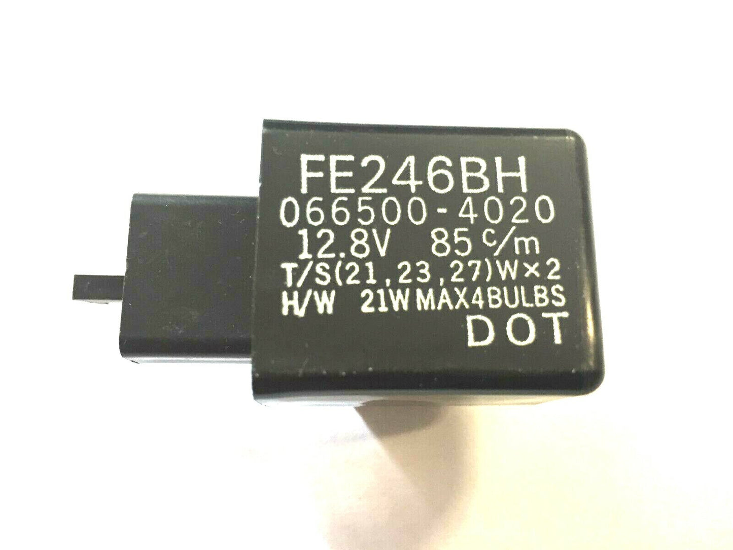 V736100105 RELE' INTERMITTENZA FRECCE  YAMAHA T-MAX 500 2001-2002-2003