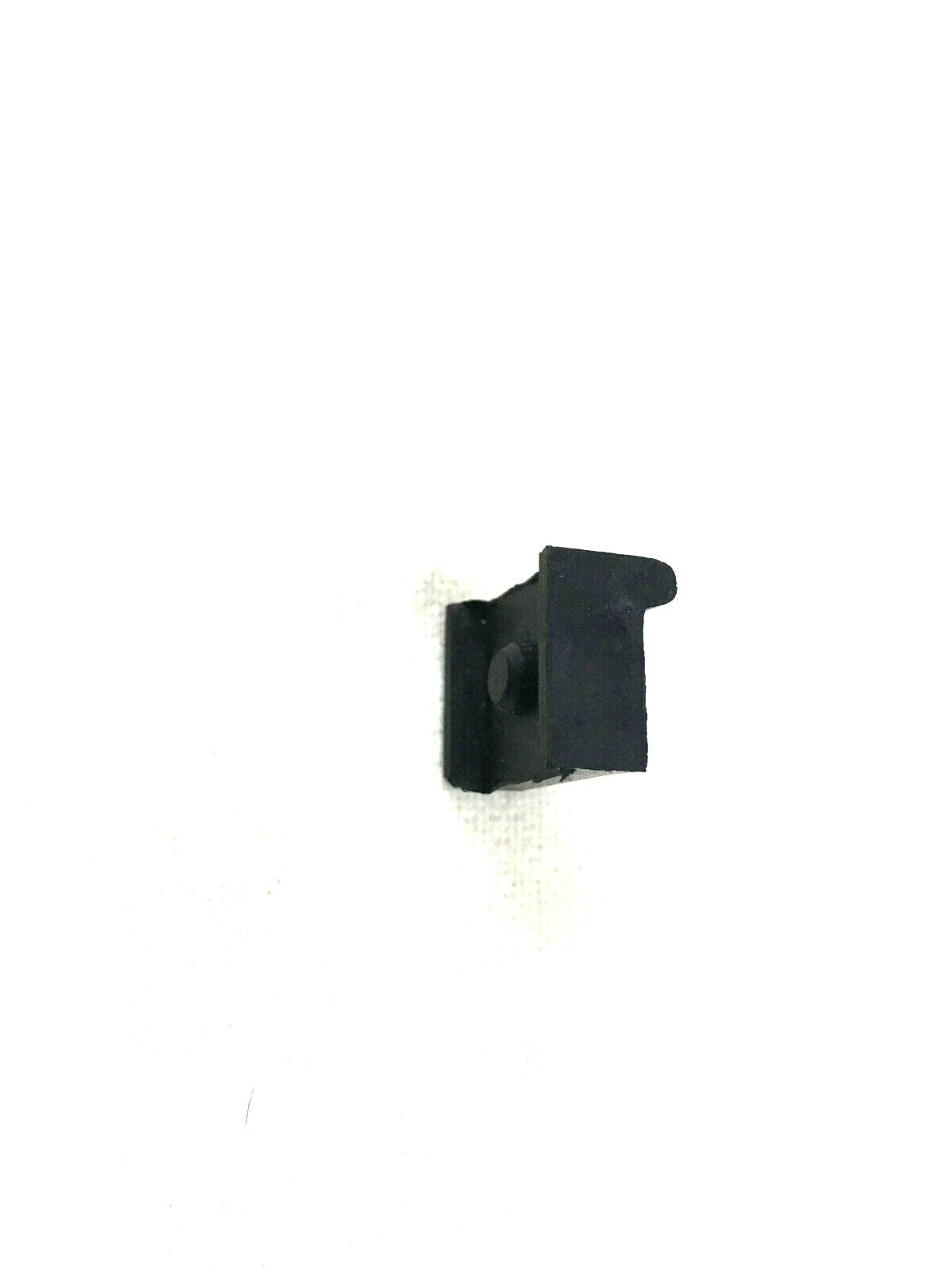 GOMMINO PER STAFFA FISSAGGIO SERBATOIO VESPA 125/150 V30-VM-VN-VL-VB  *